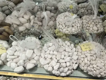 Natural landscape stones for home decoration building materials and landscape projects, courtyard landscaping stones and white stones Natural landscape stones for home decoration building materials and landscape projects, courtyard landscaping stones and white stones